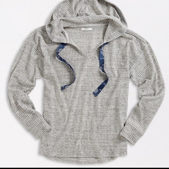 Maurices Sweaters - Maurices gray Waffle knit hoodie